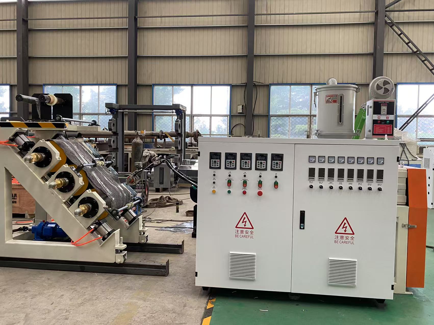 QINGDAO EASTSTAR saadab täiustatud TPE Waterstopi tootmisliini Indiasse